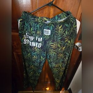 Women's Black and Green Leaf Print Bottoms